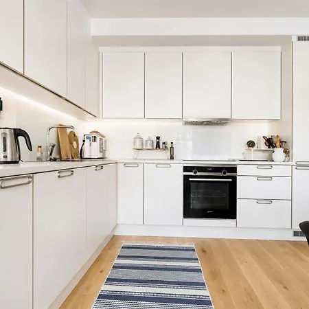 Apartman The Glacial View - Sleek Waterfront 1-bed - Op33