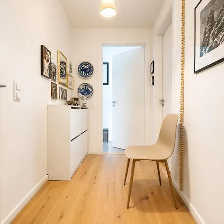 Apartman The Glacial View - Sleek Waterfront 1-bed - Op33 *
